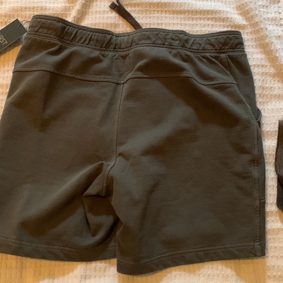 NWT VRST Men’s Washed Twill Terry Shorts - Picture 2 of 4